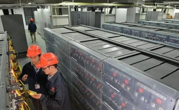鉛酸蓄電池如何加水來延長電池蓄電能力，需要注意哪些細節(jié)？